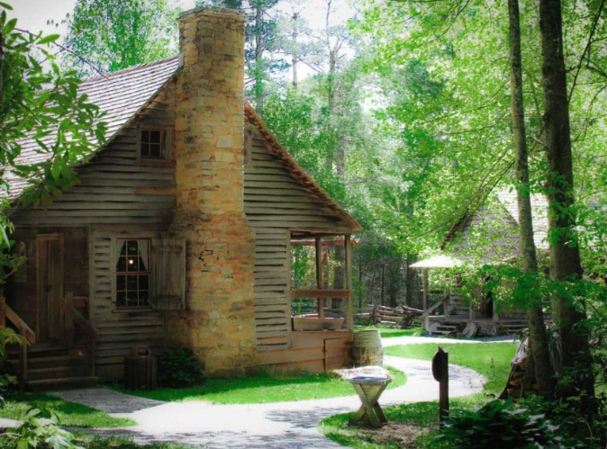 interpretive log cabin at the cradle of forestry
